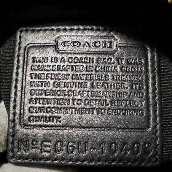 Vintage Y2K Coach Black and Gold Shoulder Bag crossbody purse 2006 - Picture 4 of 17